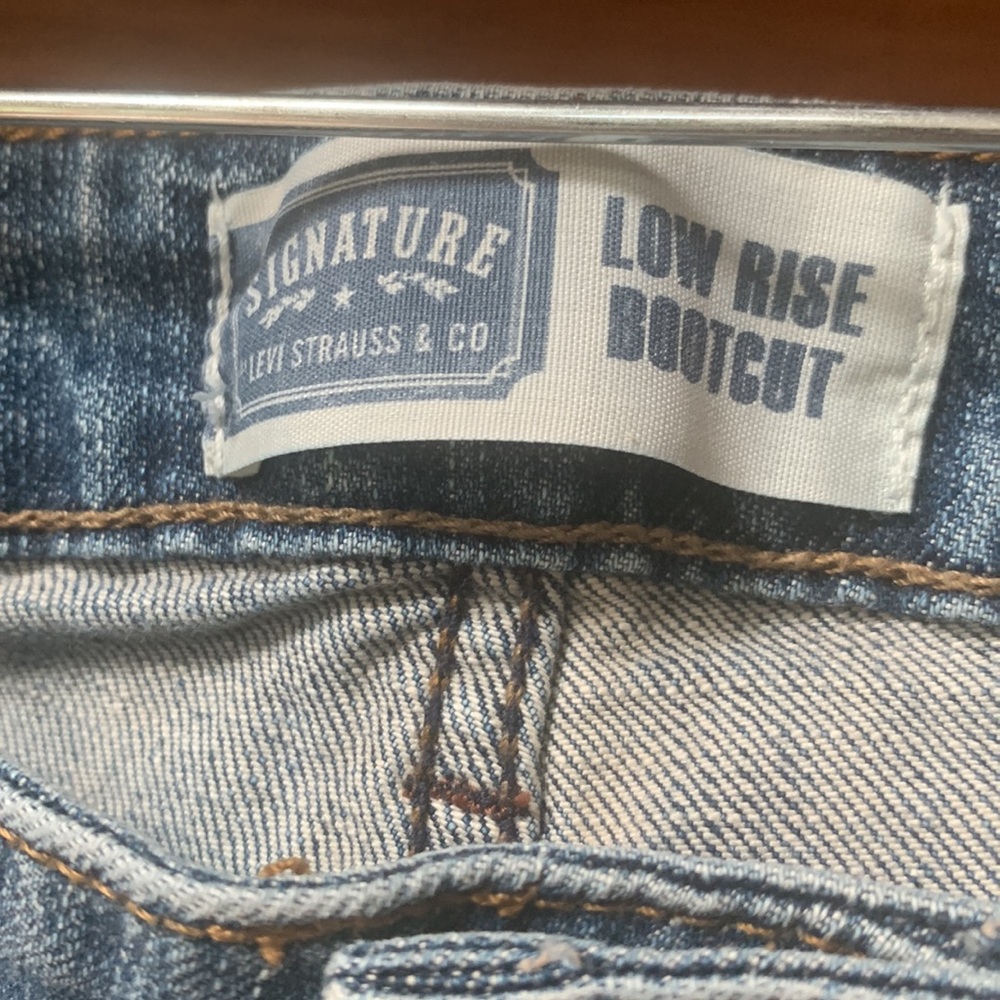 Womens Levi Strauss & co  low rise bootcut stretch jeans size 12 short. - Picture 2 of 10